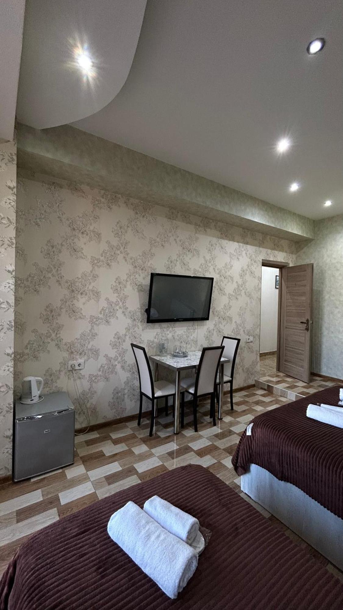 Hotel Tourist Tbilisi Bagian luar foto