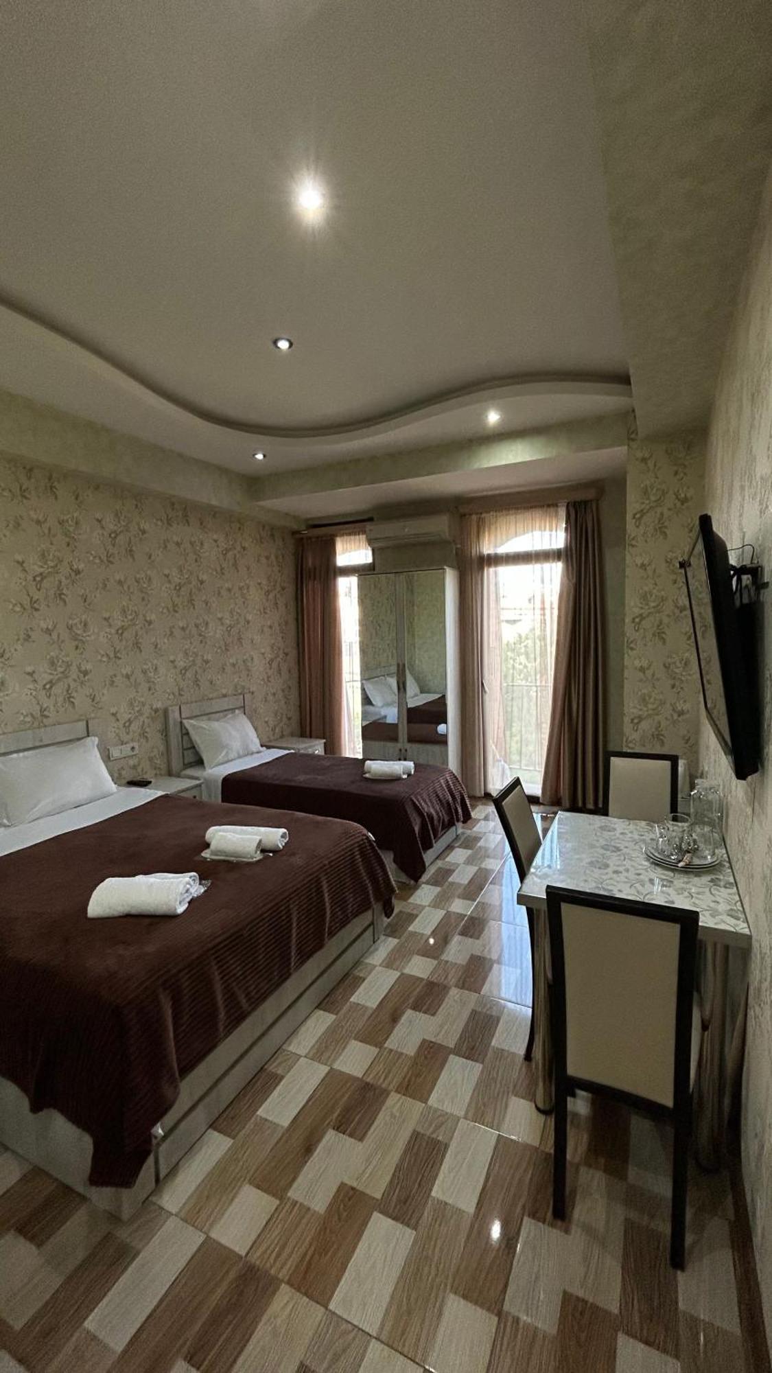 Hotel Tourist Tbilisi Bagian luar foto