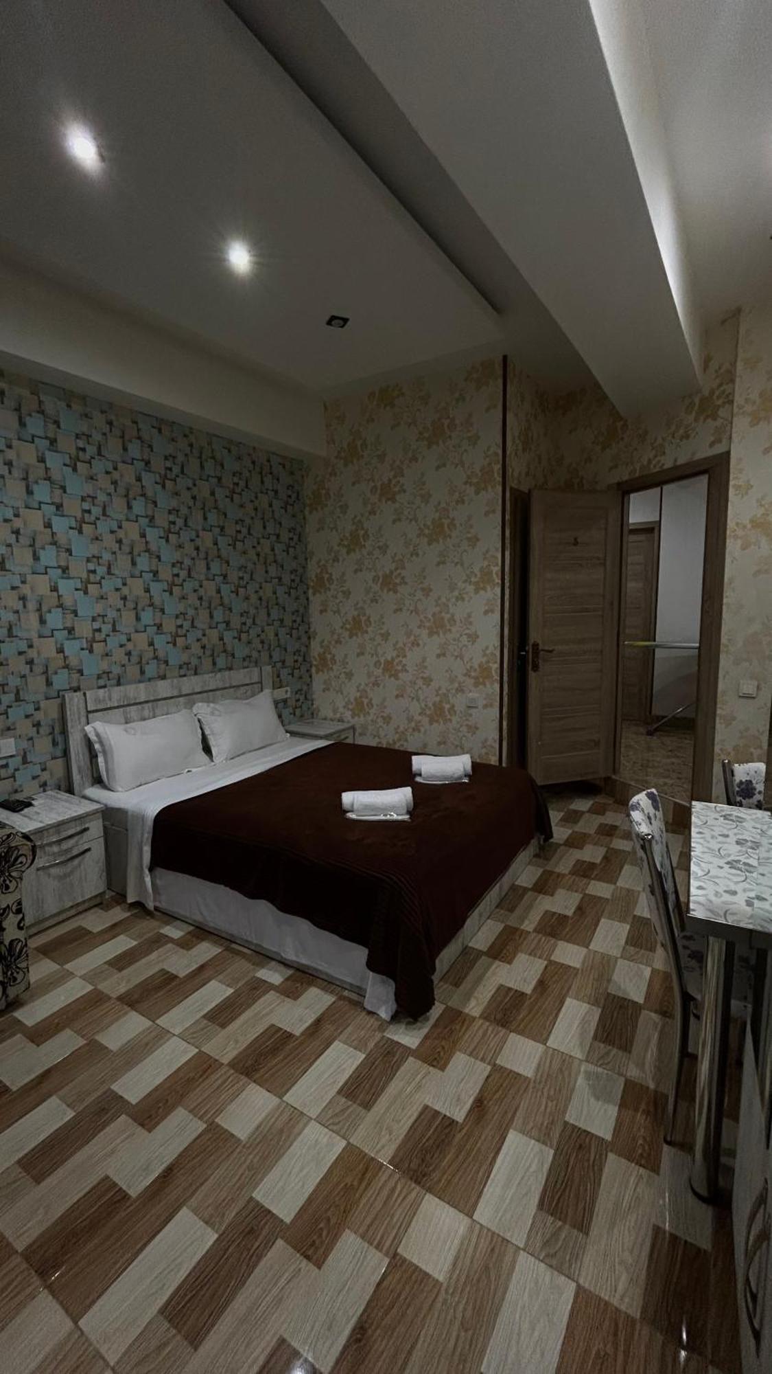 Hotel Tourist Tbilisi Bagian luar foto