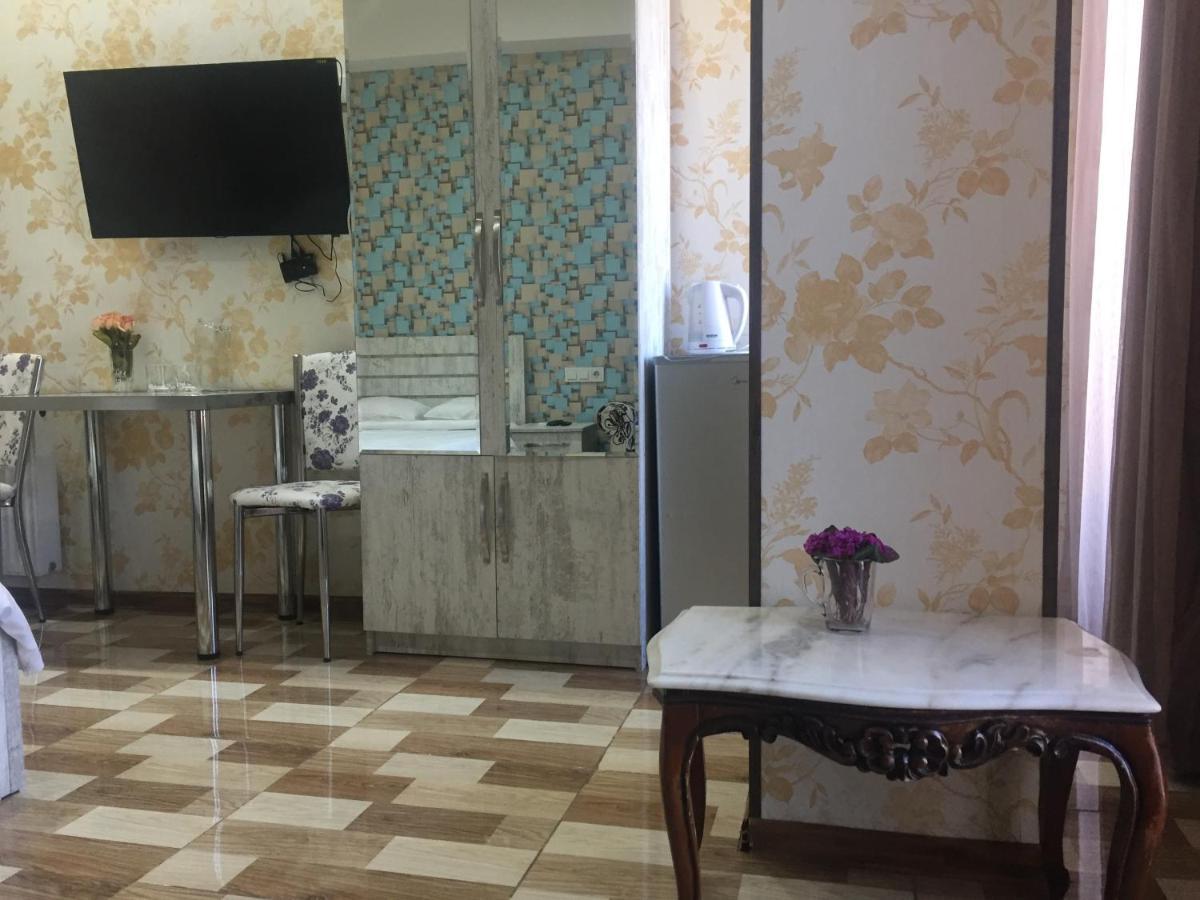 Hotel Tourist Tbilisi Bagian luar foto