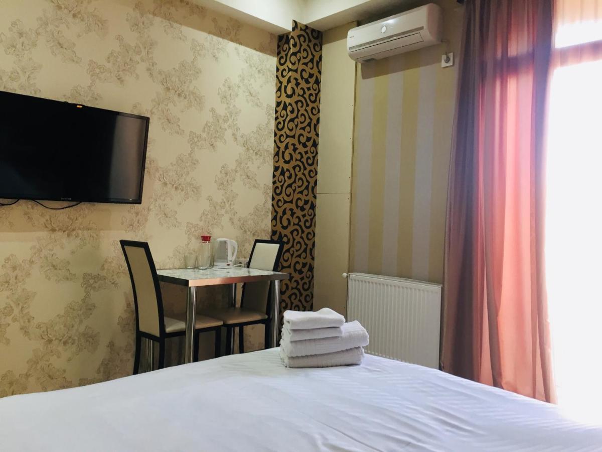 Hotel Tourist Tbilisi Bagian luar foto