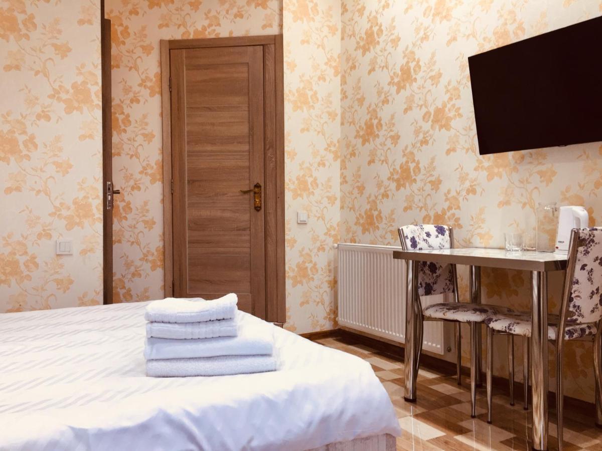 Hotel Tourist Tbilisi Bagian luar foto